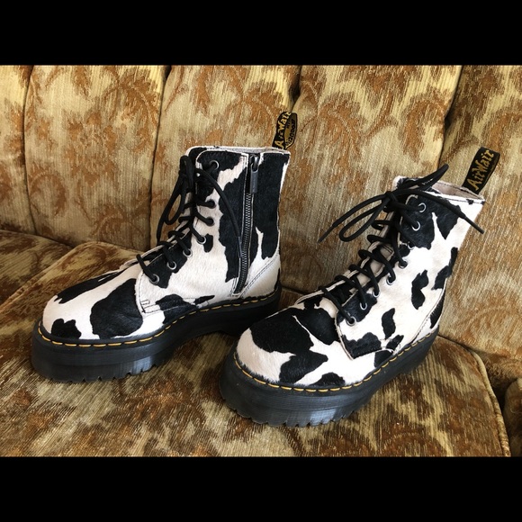 Dr. Martens Jadon Cow Print Platform Boot size 7
with original box - Picture 3 of 6